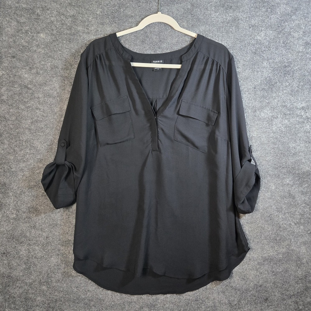 Torrid Top Womens 2X Black Crepe Tunic Roll Tab Pockets Flowy Everyday